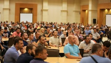 Депутати від "Слуги народу" завершили навчання у Трускавці та планують нові програми