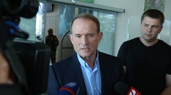 Медведчук подав у суд на Кіпіані за книгу про Стуса