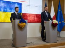 Зеленський готовий дозволити ексгумацію польських поховань в Україні