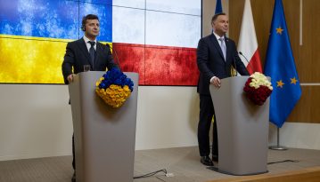 Зеленський готовий дозволити ексгумацію польських поховань в Україні