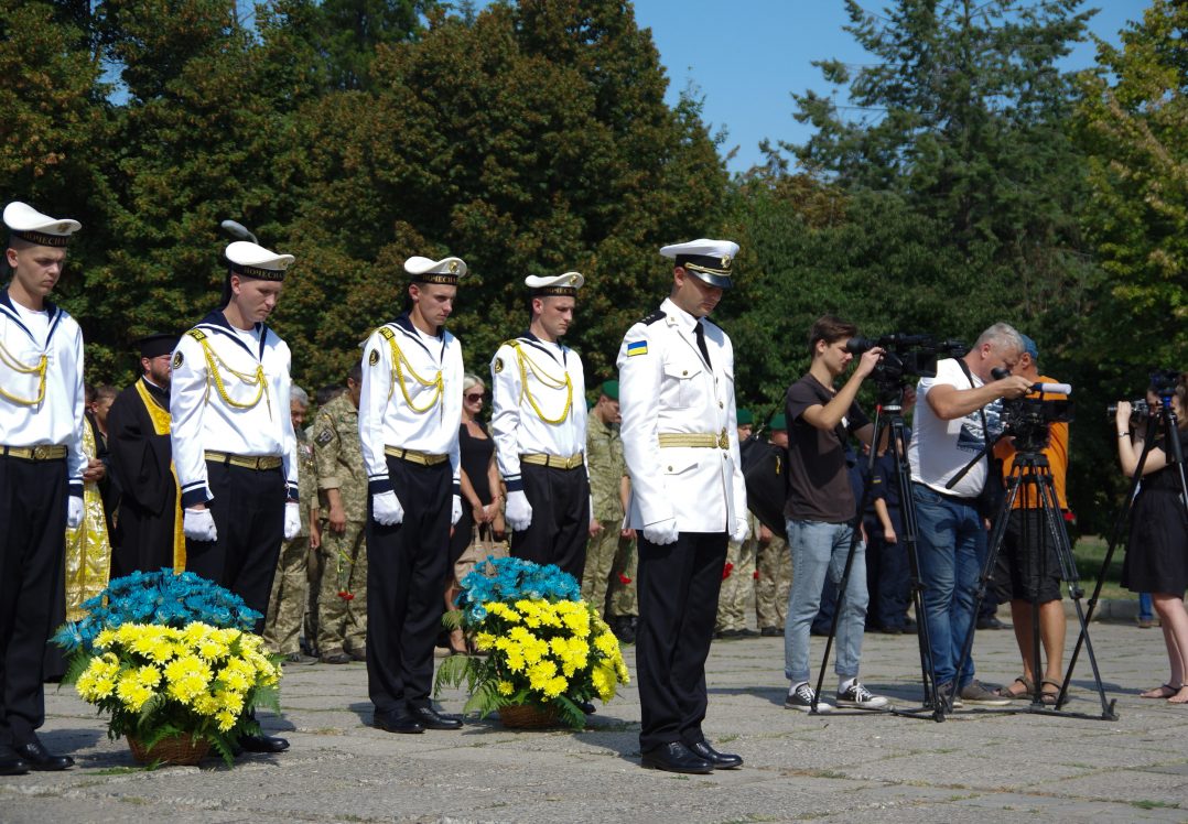 «Скільки тисяч лягло, щоб сьогодні в Аркадії люди могли ходити та пити пиво?» – День пам'яті захисників в Одесі