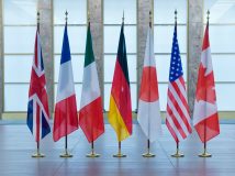 Макрон: «Консенсусу щодо повернення Росії в G7 немає»