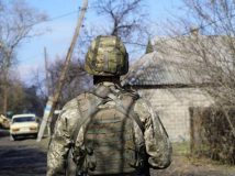 Окупанти обстрілювали 13 разів, двоє військових поранені