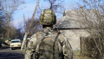 Окупанти обстрілювали 13 разів, двоє військових поранені