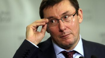 Луценко звинувачує СБУ в приховуванні матеріалів у справі Гандзюк, у відомстві заперечують