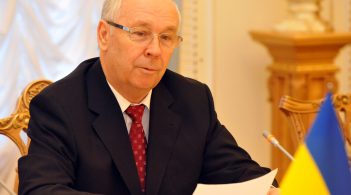 На перше засідання парламенту запросять голову ВР часів Януковича Рибака