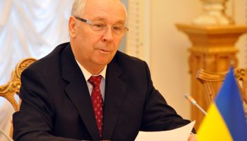 На перше засідання парламенту запросять голову ВР часів Януковича Рибака