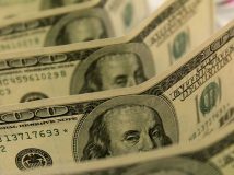 Нацбанк викупив майже 350 млн доларів, курс продовжує знижуватися