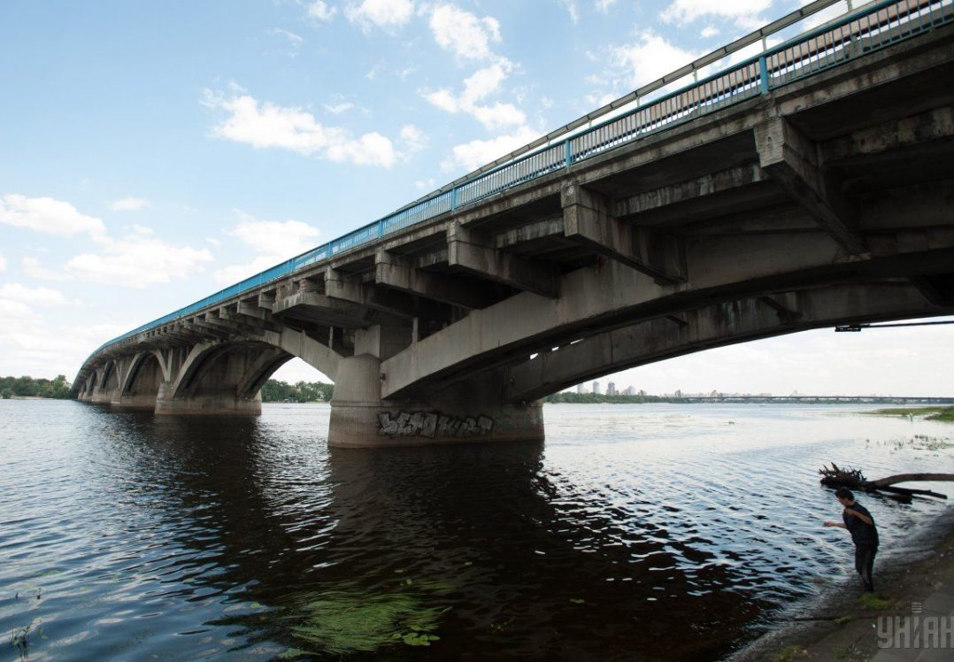 "Мінера" мосту в Києві затримали, обійшлося без жертв