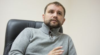 Кабмін звільнив Володимира В'ятровича