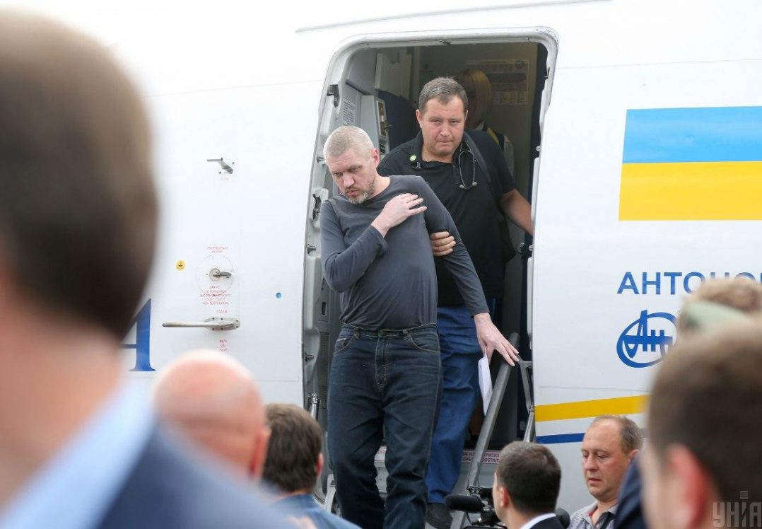 Вісім звільнених українців досі в лікарні, Клих потребує спецдопомоги