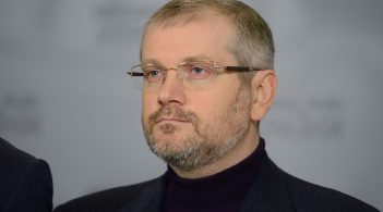 Ексдепутатів Вілкула та Колєснікова оголосили в розшук