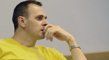 «Поки є моє ім'я та голос»: Сенцов поїде в Європу, аби розповісти про політв’язнів