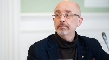 Замість Безсмертного – Резніков: Зеленський призначив нового представника у ТКГ