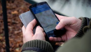 SIM-картка за паспортом: «за» і «проти»