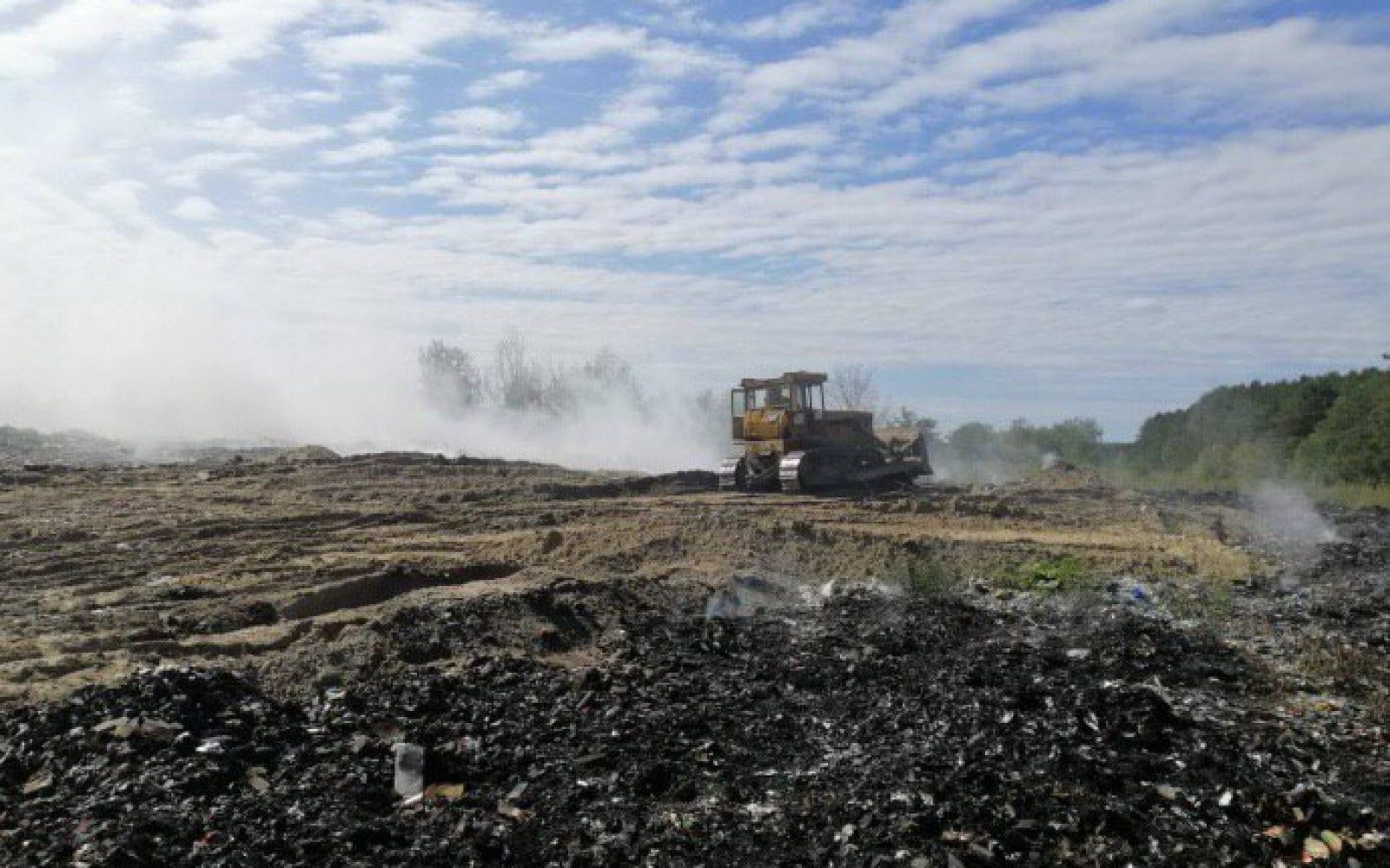 Під Києвом горить велике сміттєзвалище
