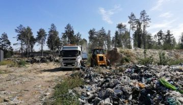 Під Києвом горить велике сміттєзвалище