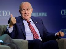 Адвокат Трампа погрожує оприлюднити докази втручання України у вибори США