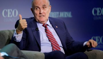 Адвокат Трампа погрожує оприлюднити докази втручання України у вибори США