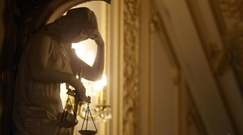 «Перезапуск судової гілки»: чи варто шукати зраду у законі Зеленського?