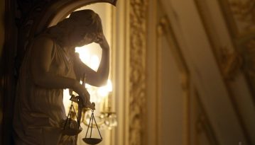 «Перезапуск судової гілки»: чи варто шукати зраду у законі Зеленського?