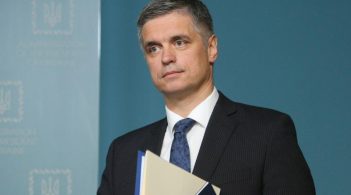 Пристайко: «Розведення військ вже почалося, у Золотому це може зайняти три дні»