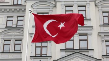 У Києві біля посольства Туреччини напали на активістів, які вийшли на захист курдів
