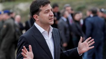 Зеленський: «Ми не збираємось повертати “ПриватБанк” Коломойському»