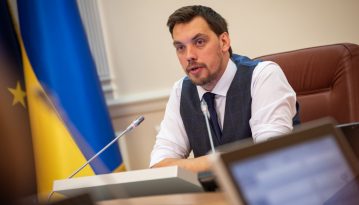 «У нас демократія, кожен може жартувати, як хочеться», – прем'єр Гончарук про номер «Кварталу»