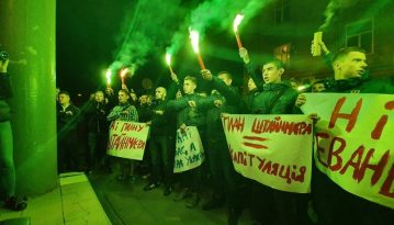 Головні події тижня: капітуляція Штайнмаєра, повідок для Мендель, заробітки нардепів та подорож на Марс