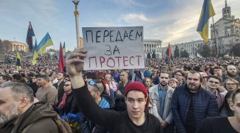 Підсумки тижня: анонімні «зливи» корупціонерів, ультиматум капітуляції та фантастичні знахідки вчених