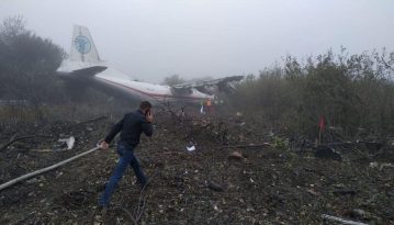 Біля Львова літак здійснив аварійну посадку, дані про постраждалих і загиблих різні