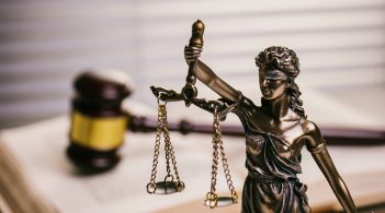 Парламент ухвалив судову реформу. Верховний суд удвічі скоротять