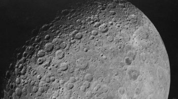 Вчені NASA розробляють робота, який цілодобово шукатиме воду на Місяці