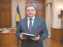 Суд поновив Шевчука на посаді судді та голови Конституційного суду