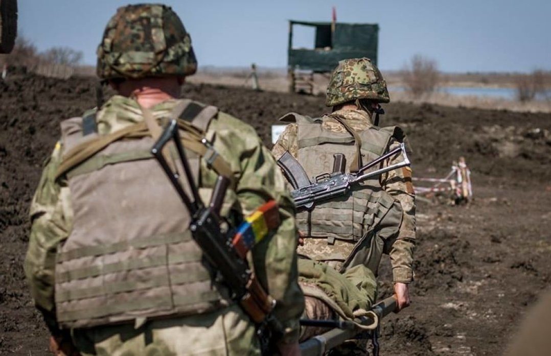 Окупанти вбили двох українських захисників, ще п'ятеро – поранені