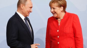 Путін і Меркель обговорили транзит газу через Україну