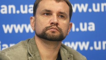 В’ятрович заявляє, що «слуги» намагаються через суд не пустити його до парламенту