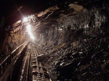 На Луганщині гірняки другу добу не виходять із шахт через невиплату зарплат