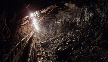 На Луганщині гірняки другу добу не виходять із шахт через невиплату зарплат