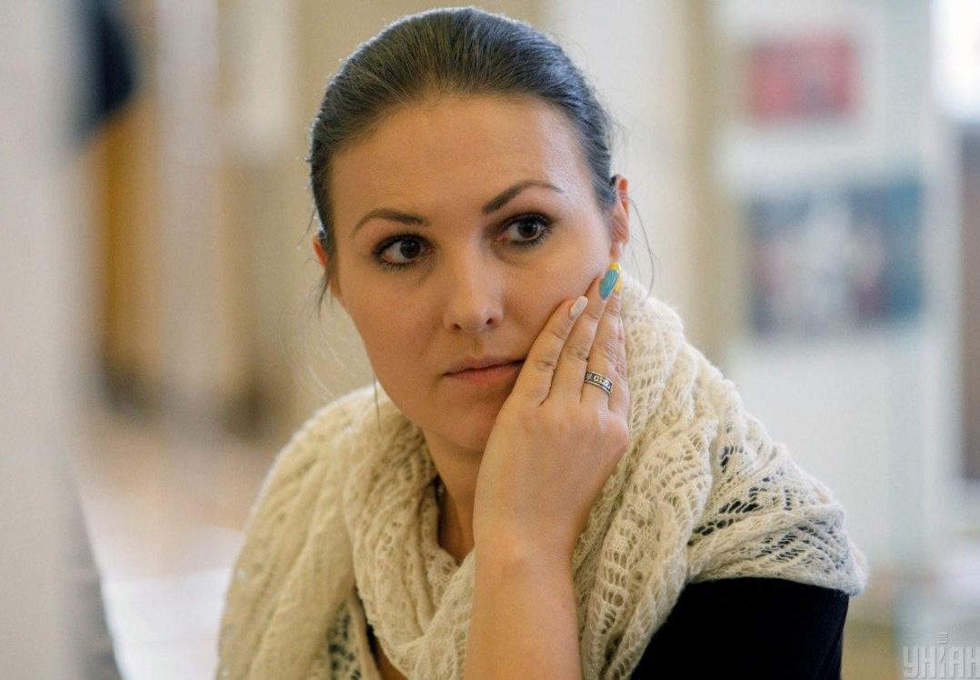 ДБР підозрює депутатку Федину та волонтерку Звіробій у погрозі вбивством Зеленському