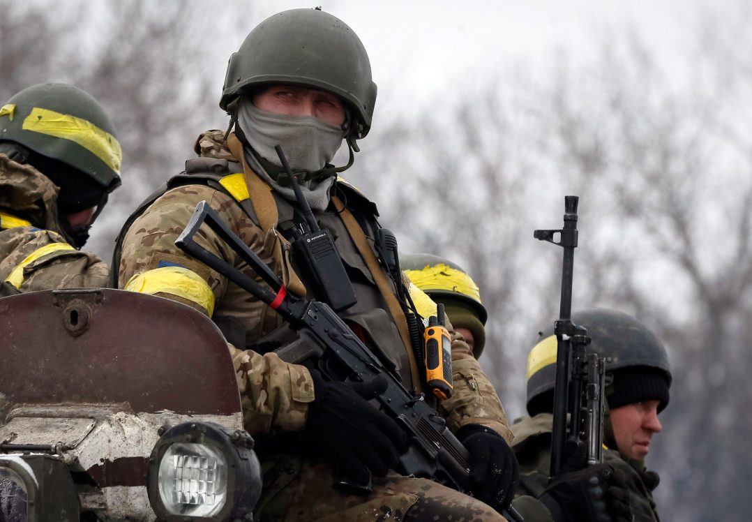 На Донбасі бойовики обстрілювали 14 разів, одного військового поранено