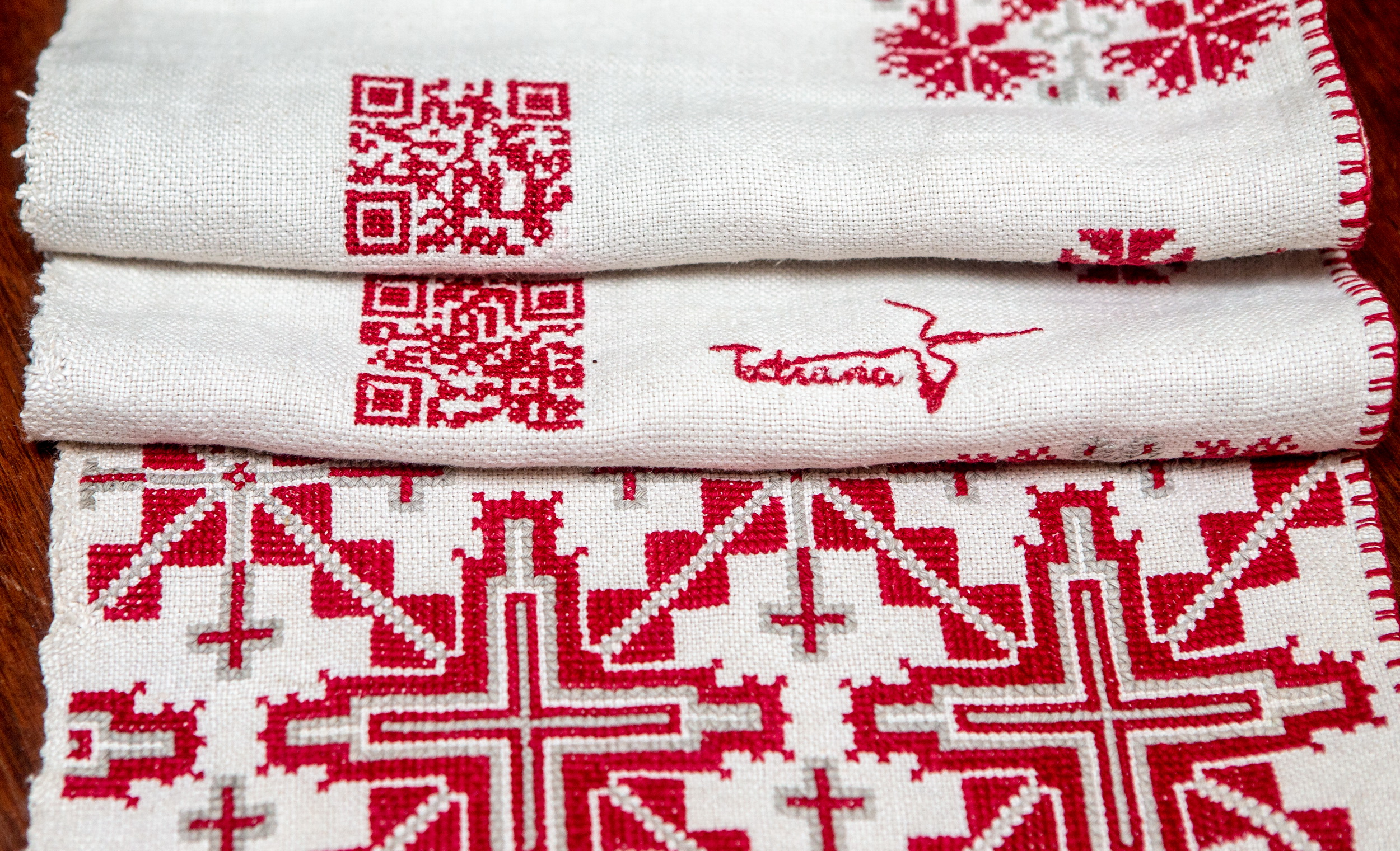 Glow Art, Digital needlework та оновлений палімпсест: сучасна вишивка Тетяни Протчевої
