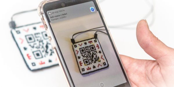Glow Art, Digital needlework та оновлений палімпсест: сучасна вишивка Тетяни Протчевої