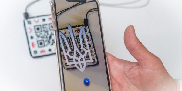 Glow Art, Digital needlework та оновлений палімпсест: сучасна вишивка Тетяни Протчевої