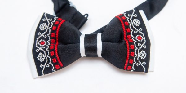 Glow Art, Digital needlework та оновлений палімпсест: сучасна вишивка Тетяни Протчевої