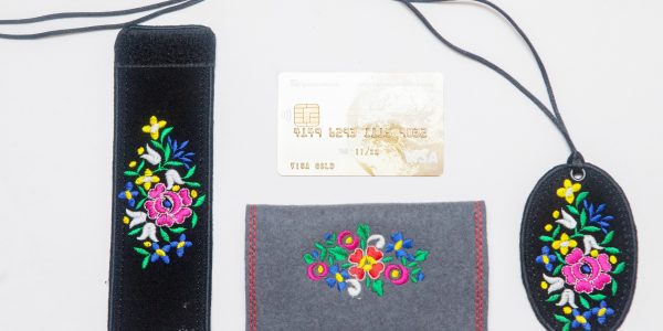Glow Art, Digital needlework та оновлений палімпсест: сучасна вишивка Тетяни Протчевої