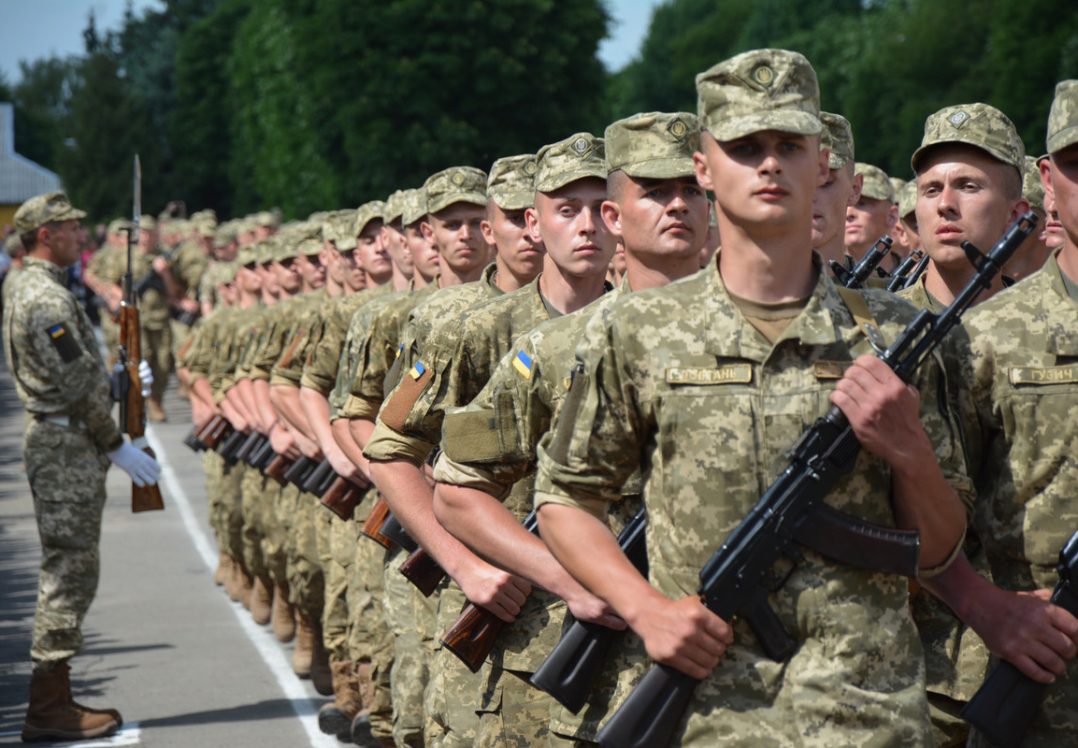 Зеленський змінив військові звання у Збройних силах