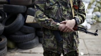 Бойовики на Донбасі поранили мирну жительку