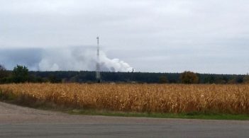 На території військових складів у Балаклїї пролунали вибухи: у ЗСУ повідомили про планові роботи саперів
